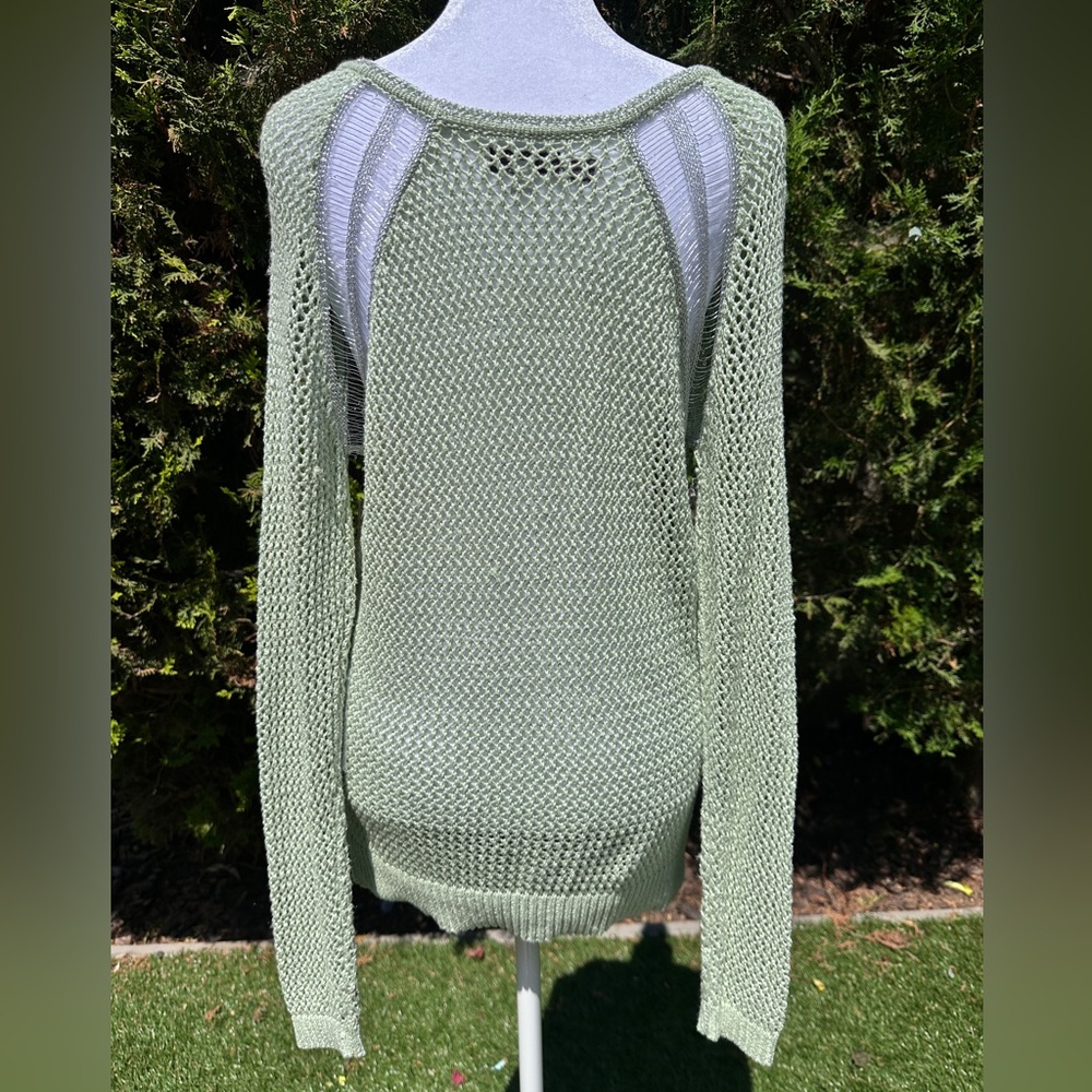 NWT Jennifer Lopez Green Long Sleeve Crew Neck with Open Shoulder Silhouette Med - Picture 4 of 5